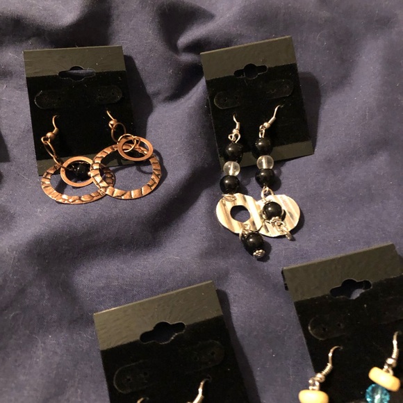 Lot of 15 pair of handmade earrings and one European style bracelet. - Picture 4 of 7